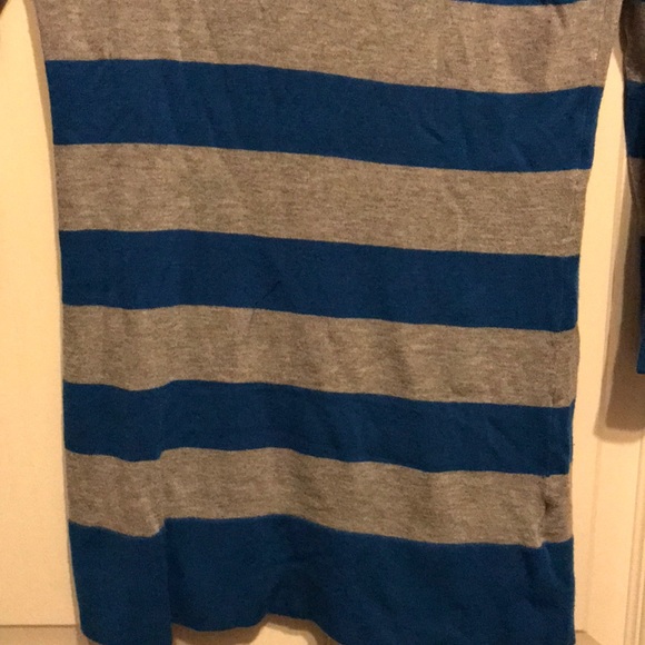 Women’s M Blue&Gray Striped 3/4 Length Sweater - Picture 4 of 4